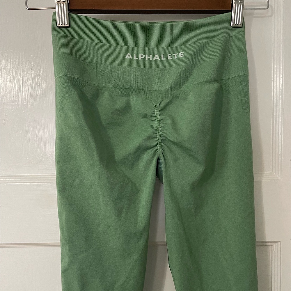 NWOT Amplify leggings -jade size small